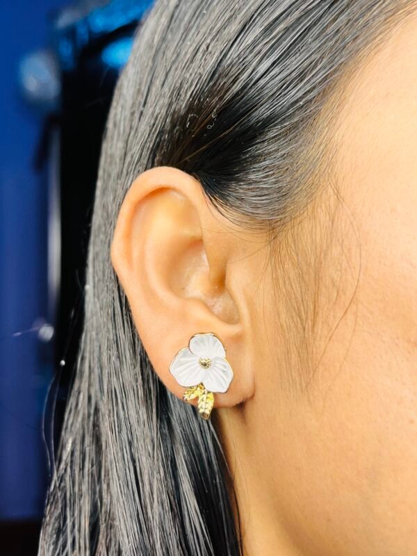 White Enamel Floral Stud Earrings - Image 5
