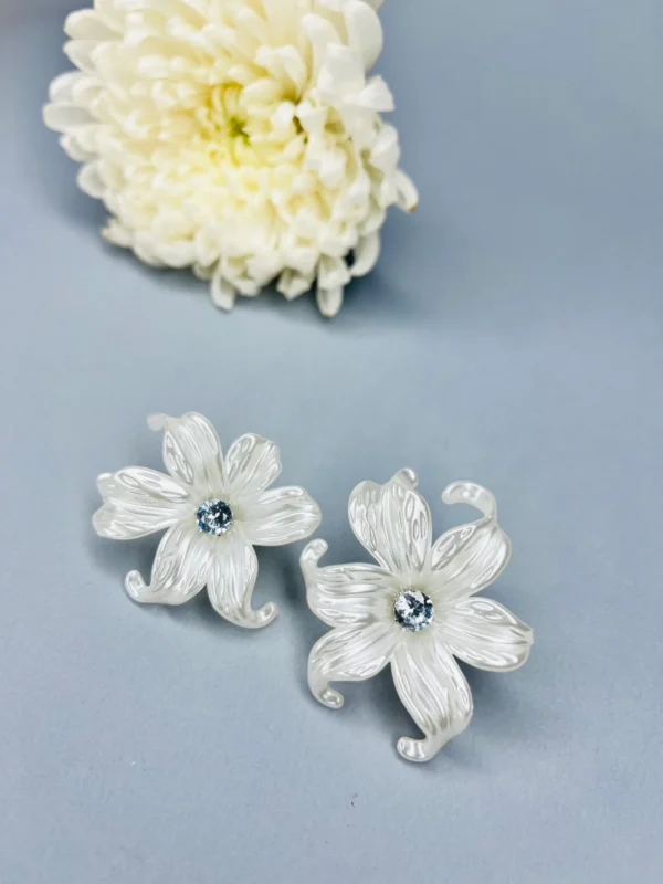 White Petal Crystal Stud Earrings